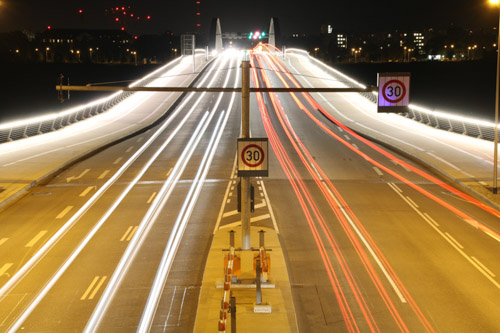 Dresdner Elbtal zwischen Waldschlösschenbrücke und blauem Wunder